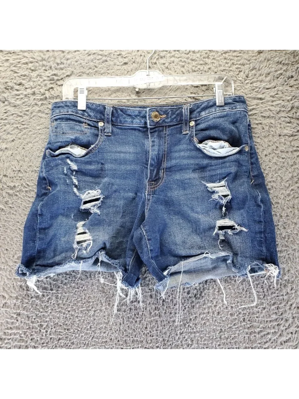 Maurices Shorts Womens 10 Blue Distressed Cutoff Stretch Denim Jorts *Read*